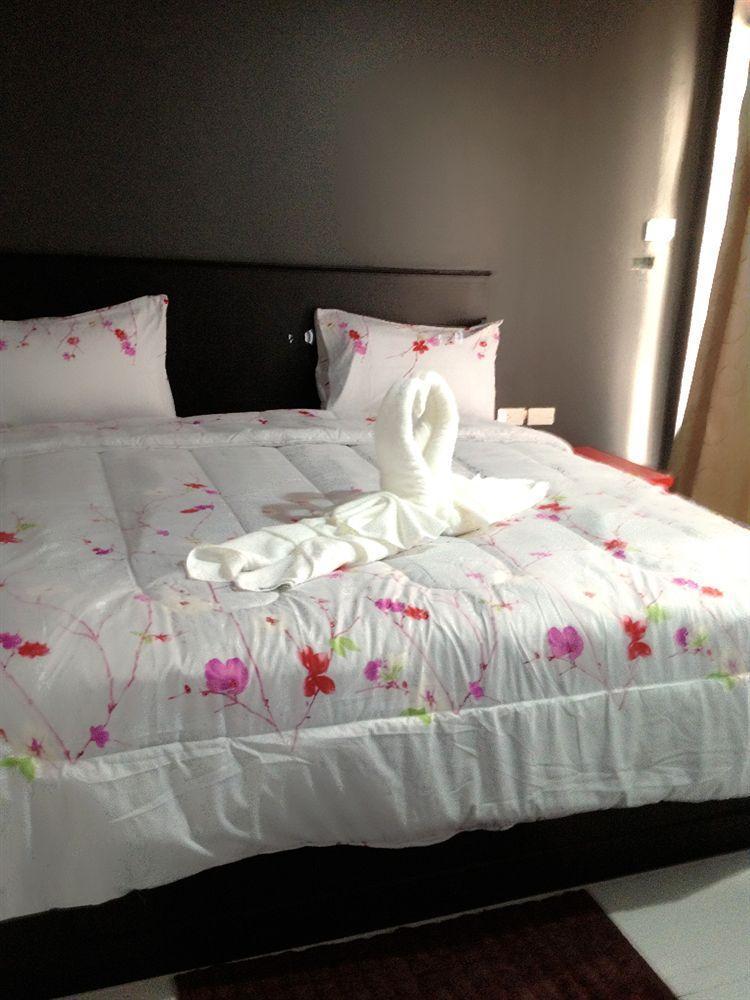Benetti Lodge Patong Экстерьер фото