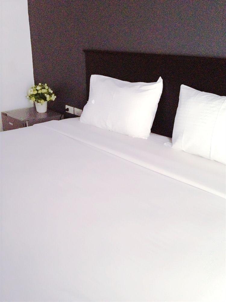 Benetti Lodge Patong Экстерьер фото