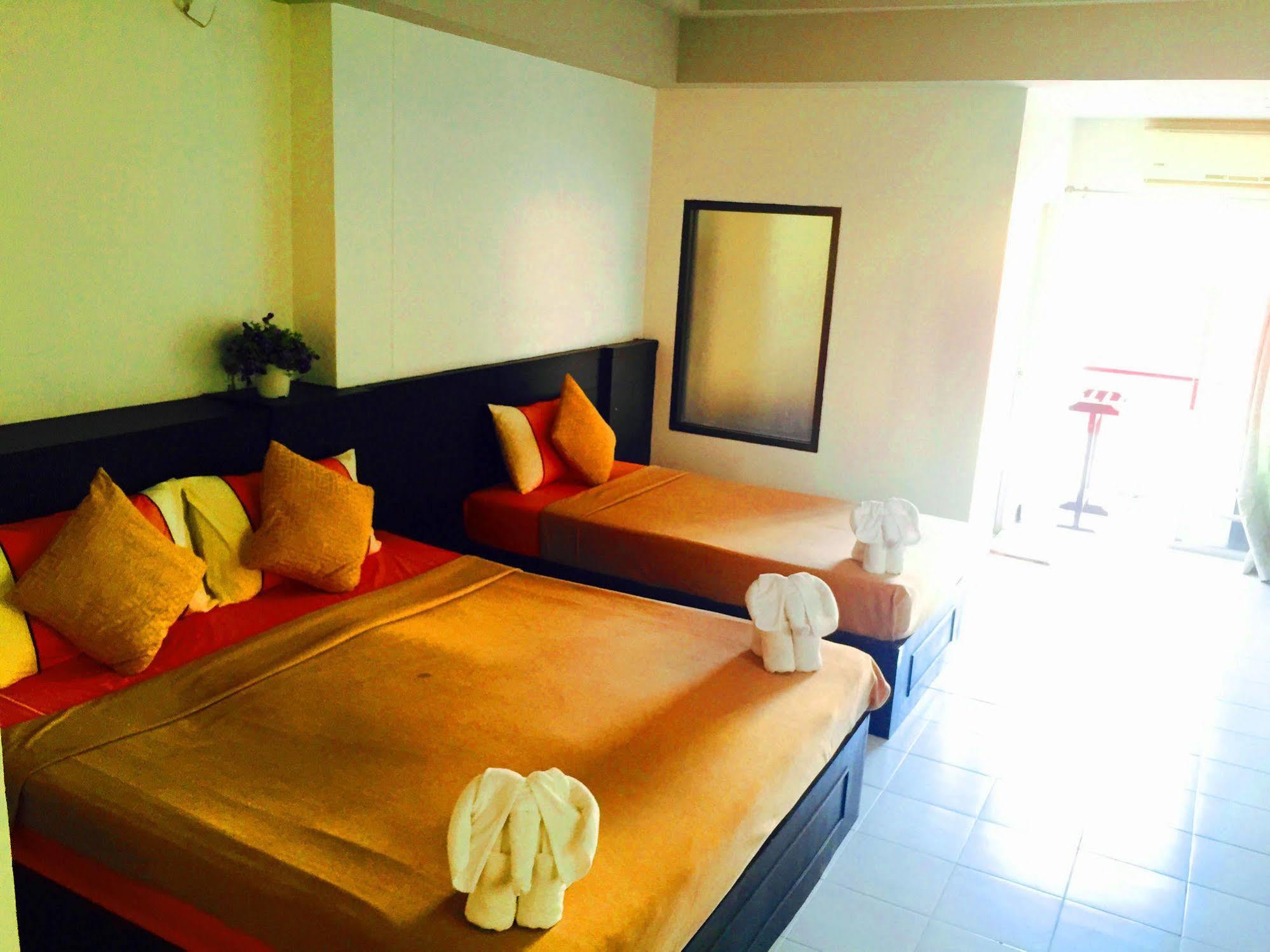 Benetti Lodge Patong Экстерьер фото